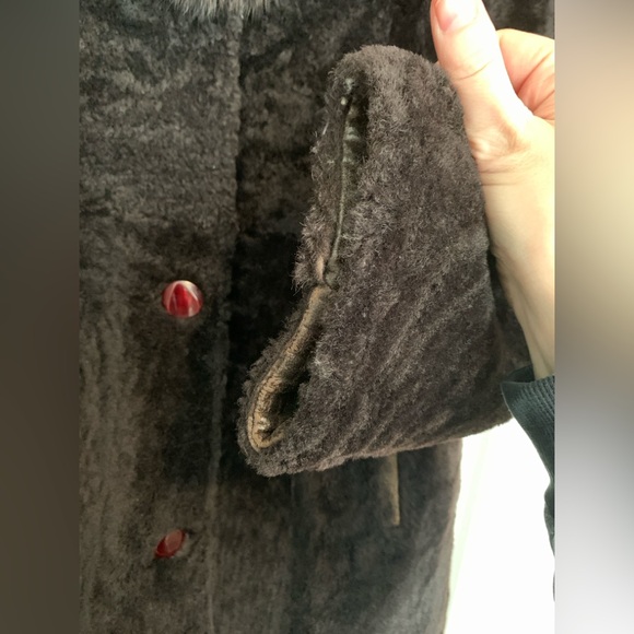 Elegant and Warm Genuine Fur & Lambskin Coat – Size M (Fits S) - Picture 5 of 13